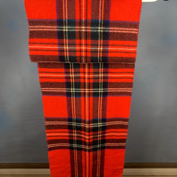 Red Plaid Wool Scarf - Cashmere Finish - Picture 5 of 6